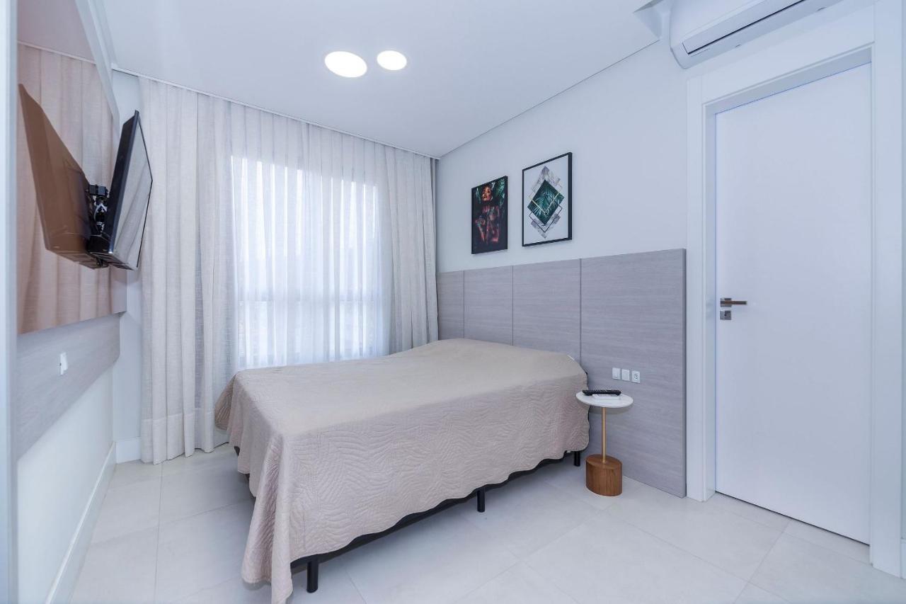 Adra 106 - Apartamento No Centro De Bombinhas - Rooftop Com Piscina E Academia - A Poucos Metros Da Praia - Exterior foto