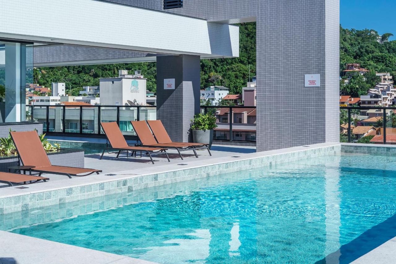 Adra 106 - Apartamento No Centro De Bombinhas - Rooftop Com Piscina E Academia - A Poucos Metros Da Praia - Exterior foto