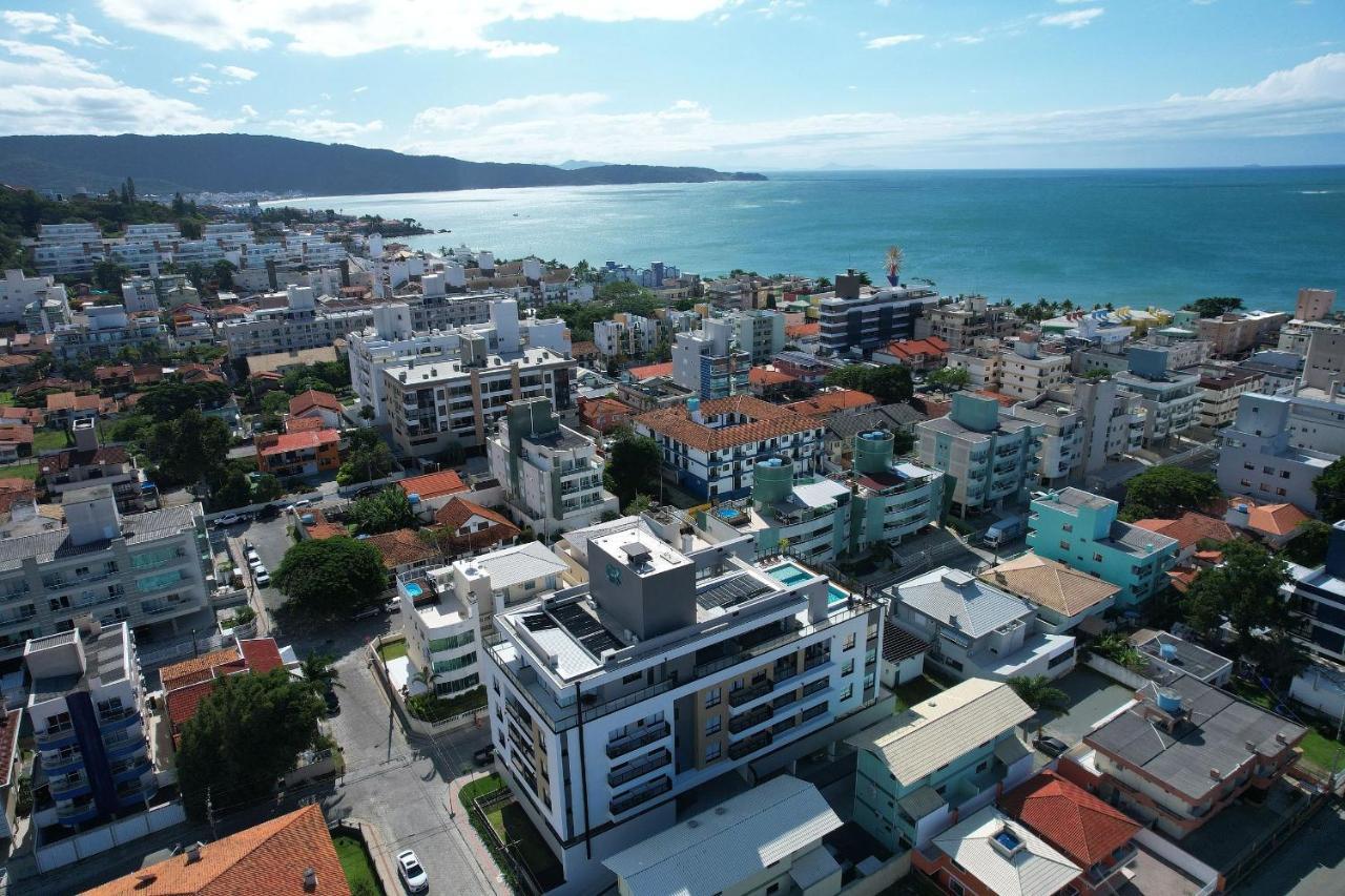 Adra 106 - Apartamento No Centro De Bombinhas - Rooftop Com Piscina E Academia - A Poucos Metros Da Praia - Exterior foto